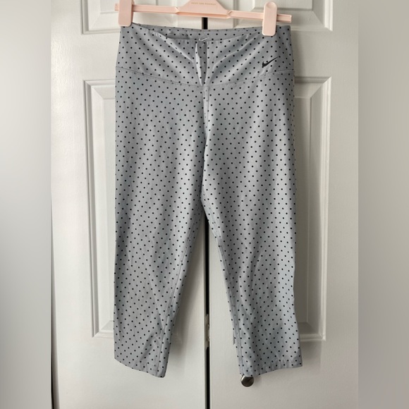 Nike crop leggings - Picture 3 of 3